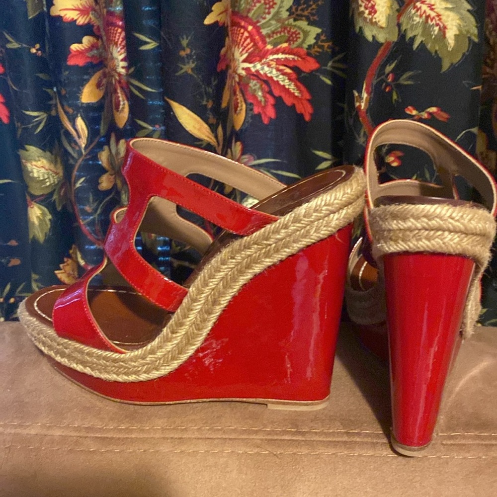 CHRISTIAN LOUBOUTIN  RED PATENT  5” Wedge / 1” Toe Sandals size 37 HOT! - Picture 6 of 15